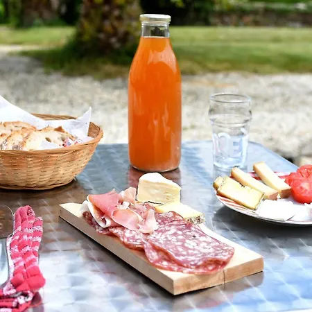 Penzion Domaine De Launay Blot *