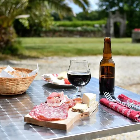 Penzion Domaine De Launay Blot *